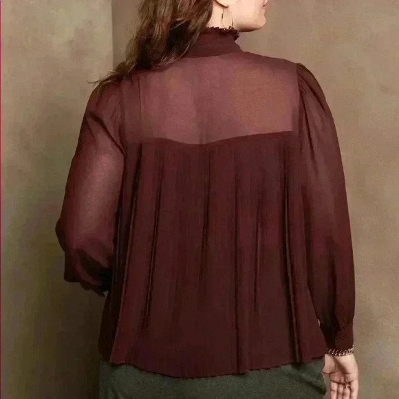 Banana Republic Chiffon Pleated Blouse - Picture 5 of 10